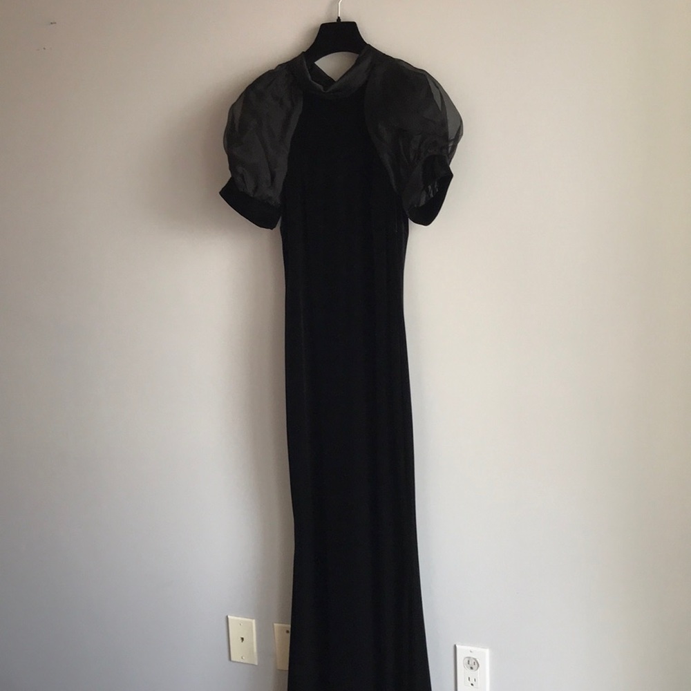 Gorgeous, floor length Badgley Mischka gown